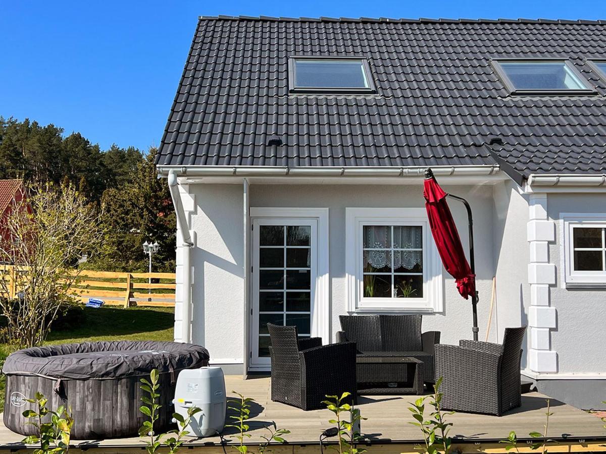Ferienhaeuser Insel Usedom Haus Samara 8 - Blick Aufs Achterwasser! Whirlpool Und Sauna Lutow المظهر الخارجي الصورة